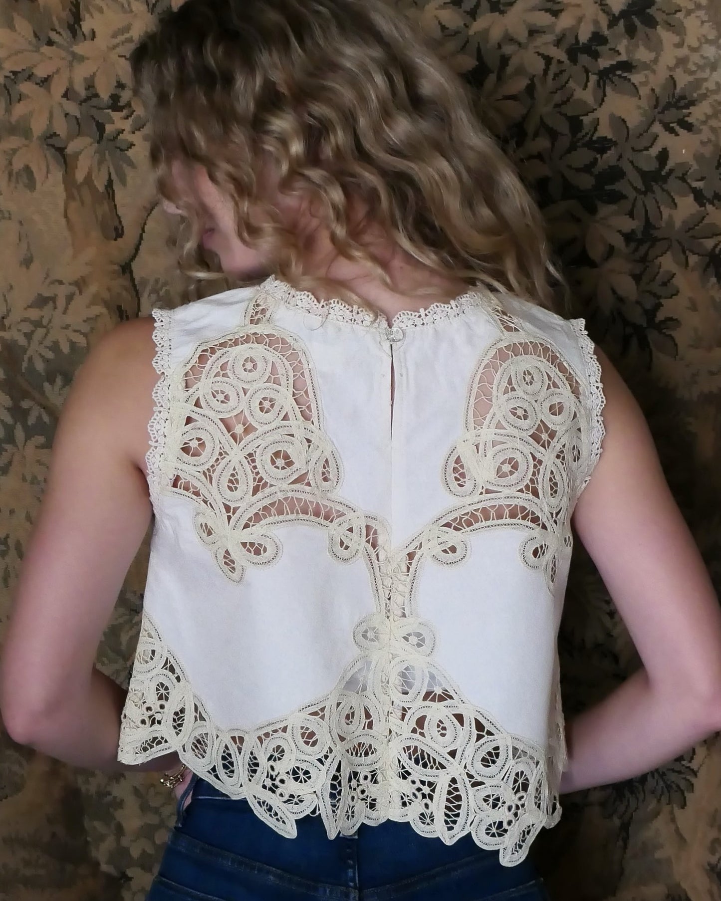 Jezebel Vintage Battenberg Lace Cropped Tank Top in Natural