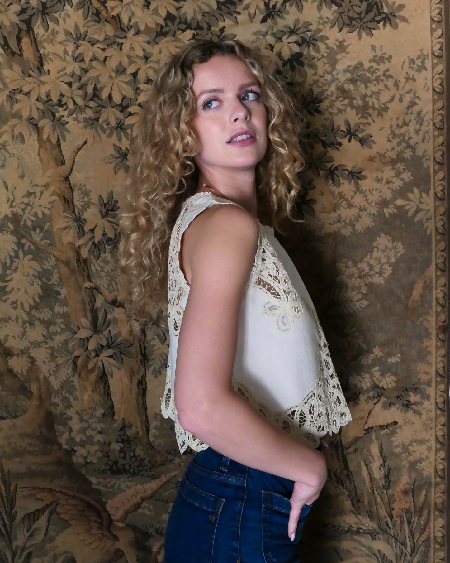Jezebel Vintage Battenberg Lace Cropped Tank Top in Natural