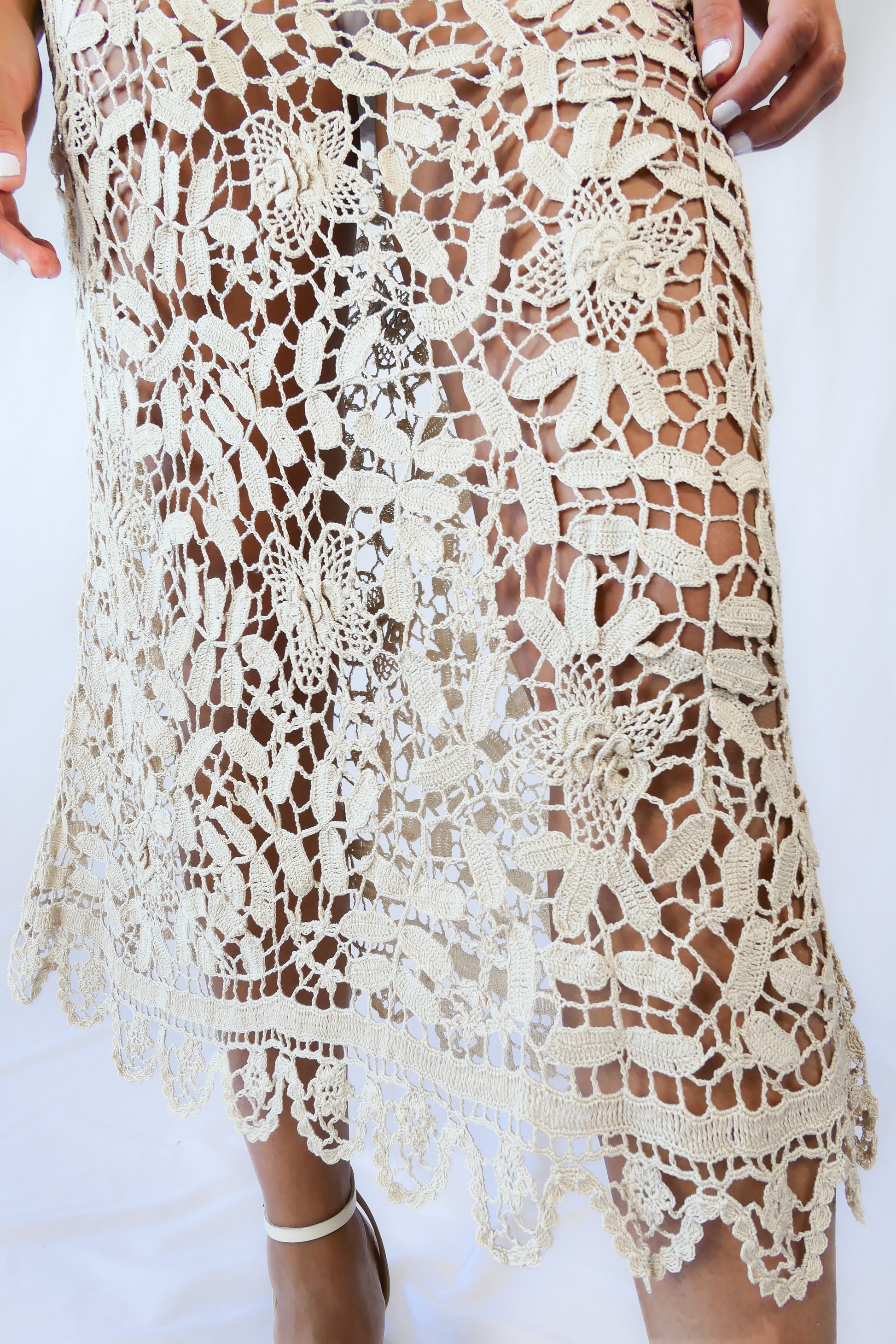 vintage crochet pencil dress I came with a stunning styling idea This handmade granny-square crochet dress is layered with a ruffled collar blouse, styled in a pencil silhouette for a refined vintage look. The textured